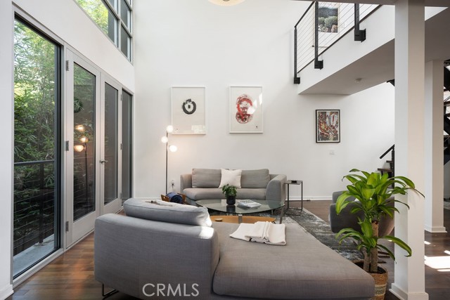 4111 W Sunset Boulevard, Los Angeles CA: https://media.crmls.org/medias/d1af4402-34f9-4b4a-bbd0-1e171c627dcf.jpg