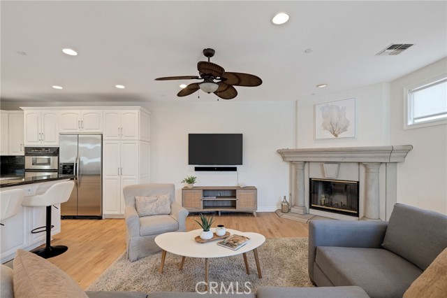604 Manhattan Beach Boulevard, Manhattan Beach CA: https://media.crmls.org/medias/d1af6c5c-7cf1-4752-875c-a51a3b885c3c.jpg