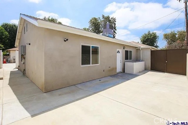 Detail Gallery Image 10 of 11 For 7435 Collett Ave, Van Nuys,  CA 91406 - 2 Beds | 2 Baths