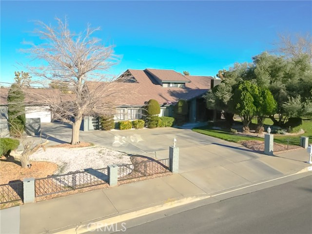 42722 20th W Street, Lancaster CA: https://media.crmls.org/medias/d1aff582-4b8a-47ed-a743-19e586570259.jpg