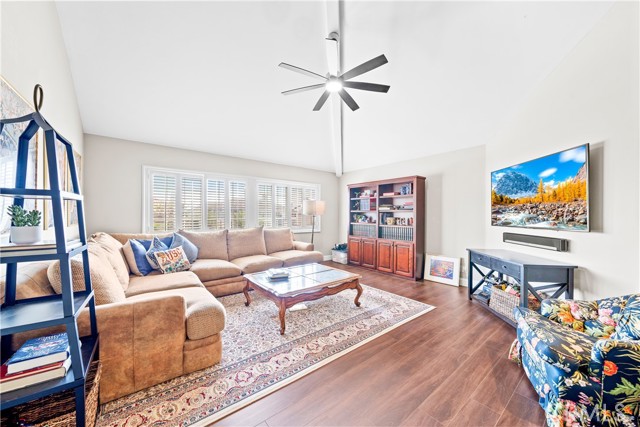 22432 Rosebriar, Mission Viejo CA: https://media.crmls.org/medias/d1b0e749-ffdf-429d-bca1-23f66f47003d.jpg