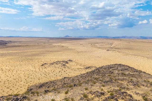 67859 Valle Vista Road, 29 Palms CA: https://media.crmls.org/medias/d1b0eacf-3698-420d-86dc-5dd1a34fa55b.jpg
