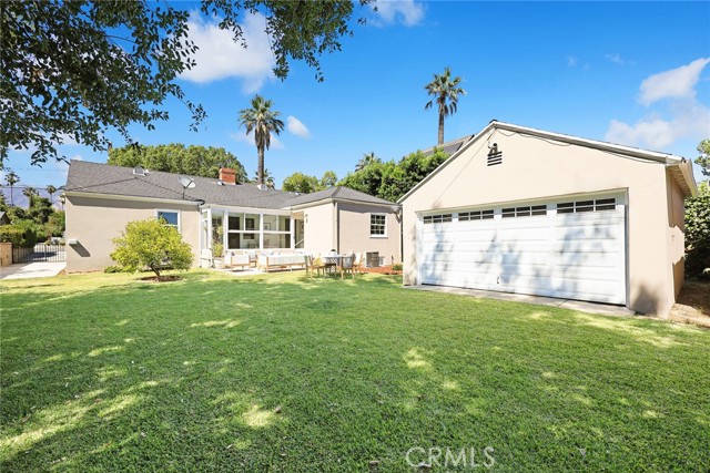 852 E Howard Street, Pasadena CA: https://media.crmls.org/medias/d1b0f8de-6f77-445c-b056-853a39f6ba73.jpg