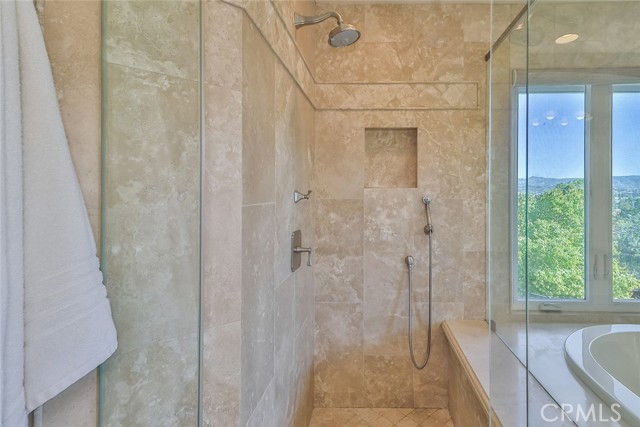 11583 Flowerwood Court, Moorpark CA: https://media.crmls.org/medias/d1b141bb-ec19-4144-8531-82d1516be23e.jpg