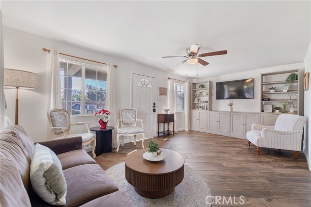 Detail Gallery Image 7 of 29 For 11113 Van Buren Ave, Inglewood,  CA 90044 - 3 Beds | 2 Baths