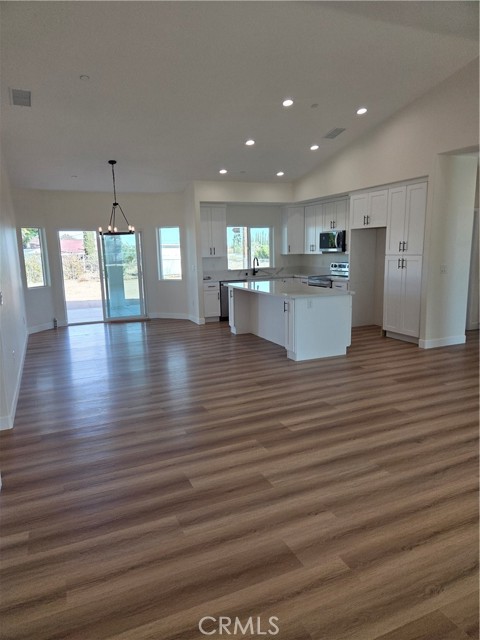 13968 Juniper Street, Hesperia CA: https://media.crmls.org/medias/d1b1ddee-f901-4f09-b819-3c318939b7cd.jpg