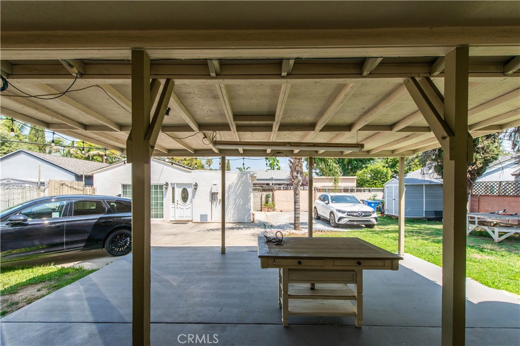 https://media.crmls.org/medias/d1b20786-e741-433c-9bc0-60b4a0831fbe.jpg?preset=X-Large
