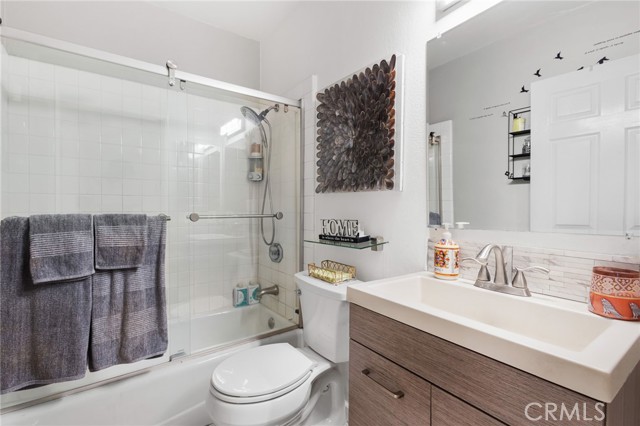 Detail Gallery Image 44 of 66 For 10626 Valley Spring #103,  Toluca Lake,  CA 91602 - 2 Beds | 2 Baths