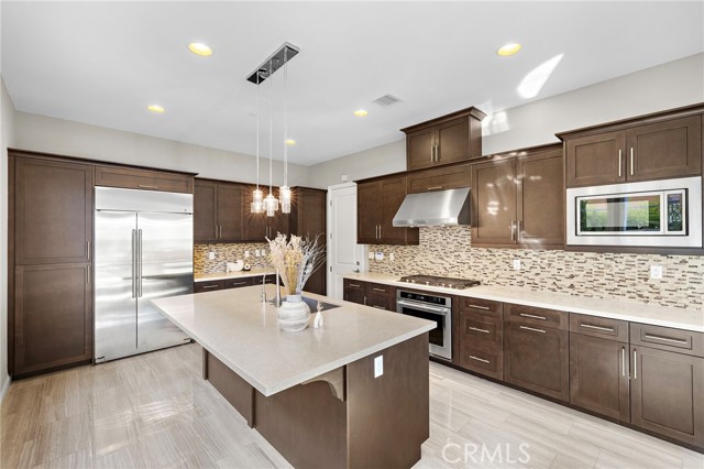 42 Castellana, Lake Forest CA: https://media.crmls.org/medias/d1b2c417-926e-4881-a0f7-84aa08b60e03.jpg