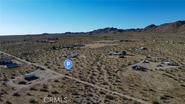 702 Bell Road, Landers CA: https://media.crmls.org/medias/d1b2ff01-4476-469f-99a0-e79c7997bfa0.jpg