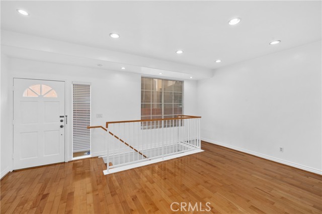 Detail Gallery Image 31 of 39 For 4838 Elmwood #7,  Los Angeles,  CA 90004 - 3 Beds | 3 Baths