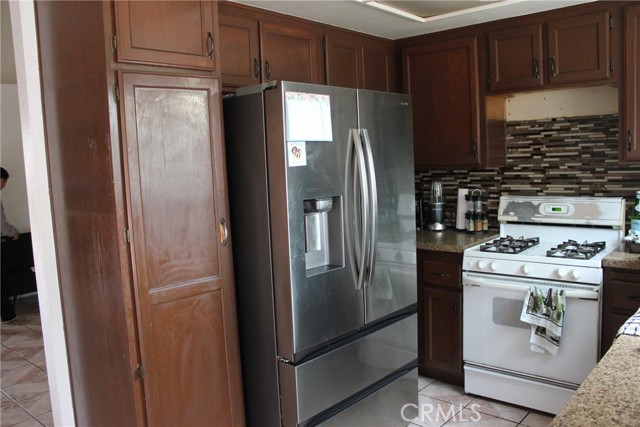 25380 Ivory Avenue, Moreno Valley CA: https://media.crmls.org/medias/d1b468e1-9d90-4b67-ba03-d02fbb930fdc.jpg