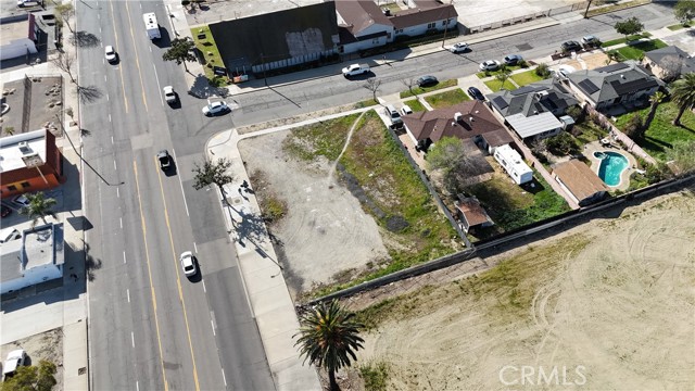 Detail Gallery Image 5 of 17 For 9098 Sierra, Fontana,  CA 92335 - – Beds | – Baths