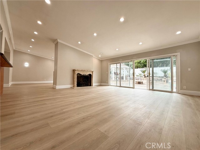 Detail Gallery Image 6 of 72 For 24204 Calvert, Woodland Hills,  CA 91367 - 6 Beds | 3 Baths