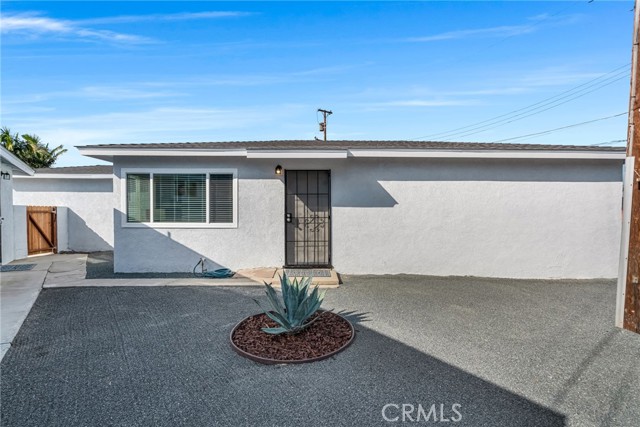 217 E 221st, Carson CA: https://media.crmls.org/medias/d1b64677-c54f-4b91-a951-854b7f7c169b.jpg