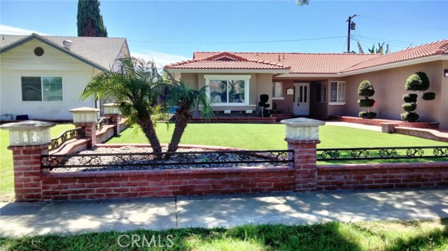 Image 2 for 5402 W Ballast Ave, Santa Ana, CA 92704