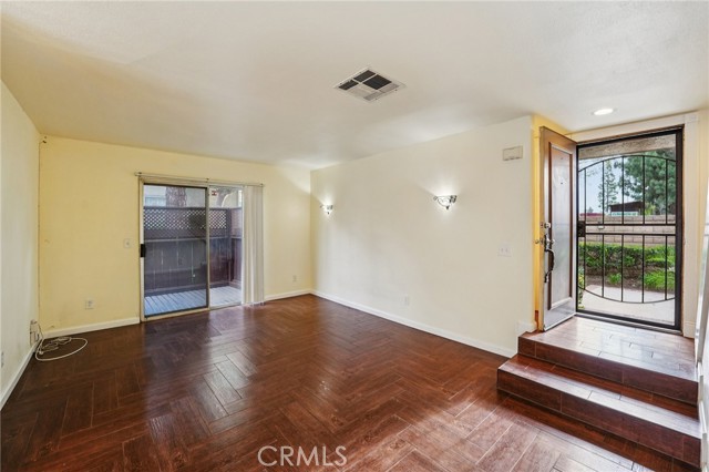 Detail Gallery Image 4 of 25 For 1742 S Mountain Ave #E,  Ontario,  CA 91762 - 2 Beds | 2 Baths