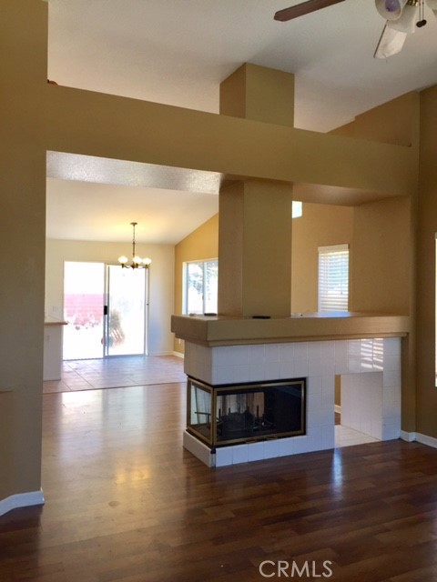 15205 Windjammer Way, Lake Elsinore CA: https://media.crmls.org/medias/d1b72340-4a00-4f47-aaef-d10c6d2540b6.jpg