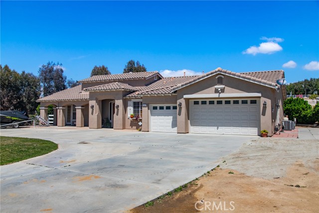 Detail Gallery Image 2 of 47 For 16528 Owl Tree Rd, Riverside,  CA 92504 - 4 Beds | 2/1 Baths