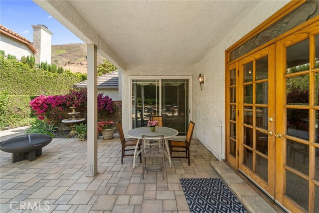 29628 Woodbrook Dr, Agoura Hills CA: https://media.crmls.org/medias/d1b73d02-9d64-459a-8f14-6f09c3ff1332.jpg
