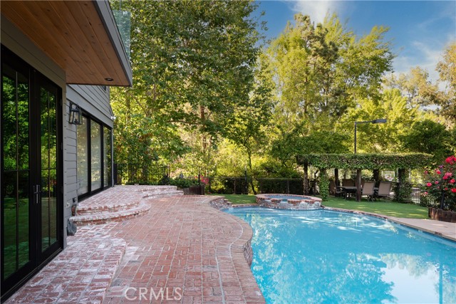 4851 Corbin Avenue, Tarzana CA: https://media.crmls.org/medias/d1b78121-a381-4292-819b-e7bcf8136ba1.jpg