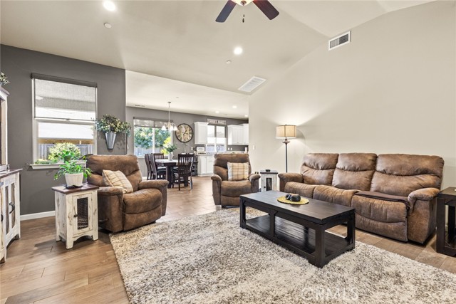 Detail Gallery Image 5 of 29 For 3439 Bamboo Orchard Dr, Chico,  CA 95973 - 3 Beds | 2 Baths