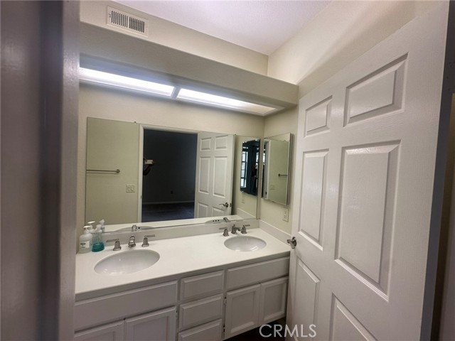 64 Sentinel Place, Aliso Viejo CA: https://media.crmls.org/medias/d1b889de-2cb8-437b-b20c-7b9117768888.jpg