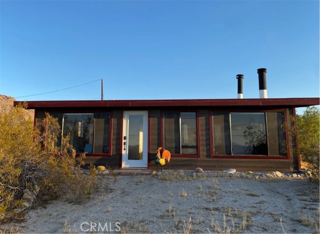 Detail Gallery Image 2 of 21 For 7012 Cascade Rd, Joshua Tree,  CA 92252 - 2 Beds | 1/1 Baths