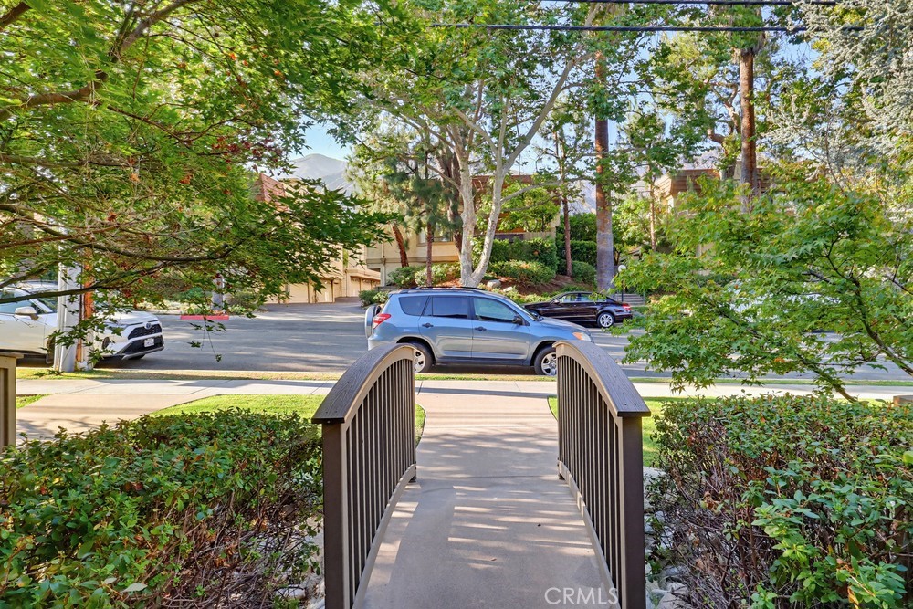 https://media.crmls.org/medias/d1b8c207-26d1-4d6f-b202-1f2149548d9c.jpg?preset=X-Large