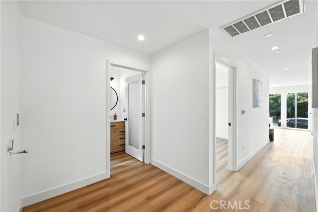 3031 3033 Vineyard Avenue, Los Angeles CA: https://media.crmls.org/medias/d1b8f0fe-5512-4eba-be4f-45d412ff58b7.jpg