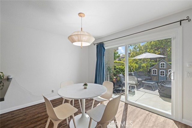 164 Stanford Court, Irvine CA: https://media.crmls.org/medias/d1b9090d-c543-461e-8c82-6034c03d1e52.jpg