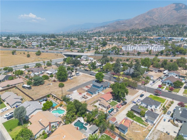 Detail Gallery Image 15 of 45 For 27981 Atlantic Ave, Highland,  CA 92346 - 3 Beds | 2 Baths
