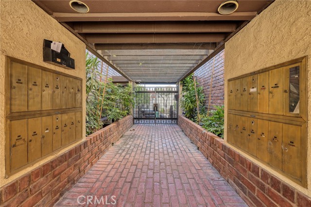 1200 Valley View Road, 204 photo 4