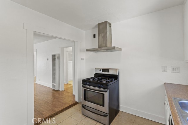 Detail Gallery Image 18 of 28 For 224 W 14th St, Long Beach,  CA 90813 - 4 Beds | 2 Baths