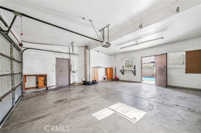 3098 N Arrowhead Avenue, San Bernardino CA: https://media.crmls.org/medias/d1b9f90f-cbc4-4543-b0f0-ffb6955623f1.jpg