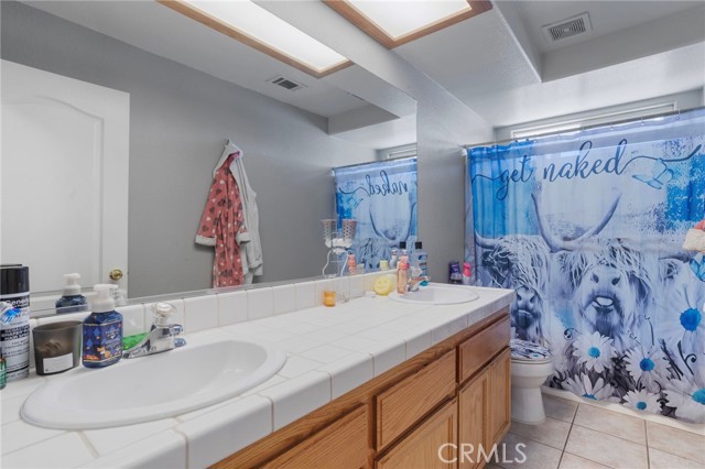 4265 Camellia, Phelan CA: https://media.crmls.org/medias/d1ba9da9-52c4-459d-aea7-16088576c8db.jpg