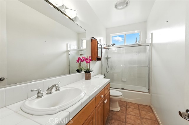 4931 Shoreline Way, Oxnard CA: https://media.crmls.org/medias/d1baadad-e19a-4d49-bbf0-54b999fbf399.jpg