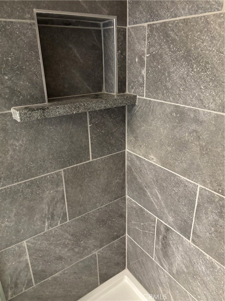https://media.crmls.org/medias/d1bb72c0-0d05-4ac6-bf13-e61348dd3efb.jpg?preset=X-Large