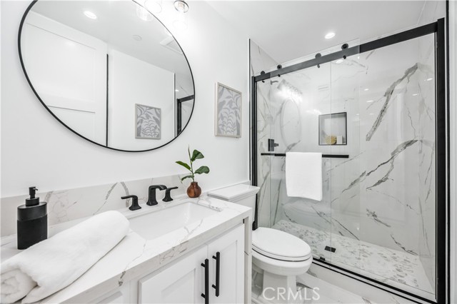 924 17th St, Hermosa Beach CA: https://media.crmls.org/medias/d1bb8fd5-91eb-4623-9621-ef503ac065b8.jpg