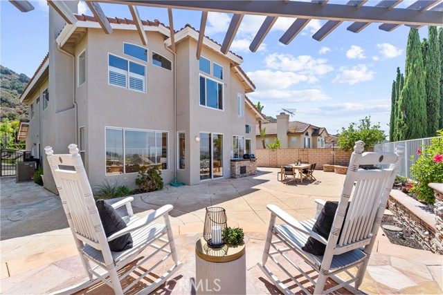 1443 Canyon Crest Drive, Corona CA: https://media.crmls.org/medias/d1bc045f-30f2-41fd-b2a9-0a0fecdbbcaf.jpg