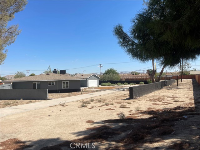 14877 Rodeo Drive, Victorville CA: https://media.crmls.org/medias/d1bd5bb6-0387-4ce7-957a-9ceaf75a3267.jpg