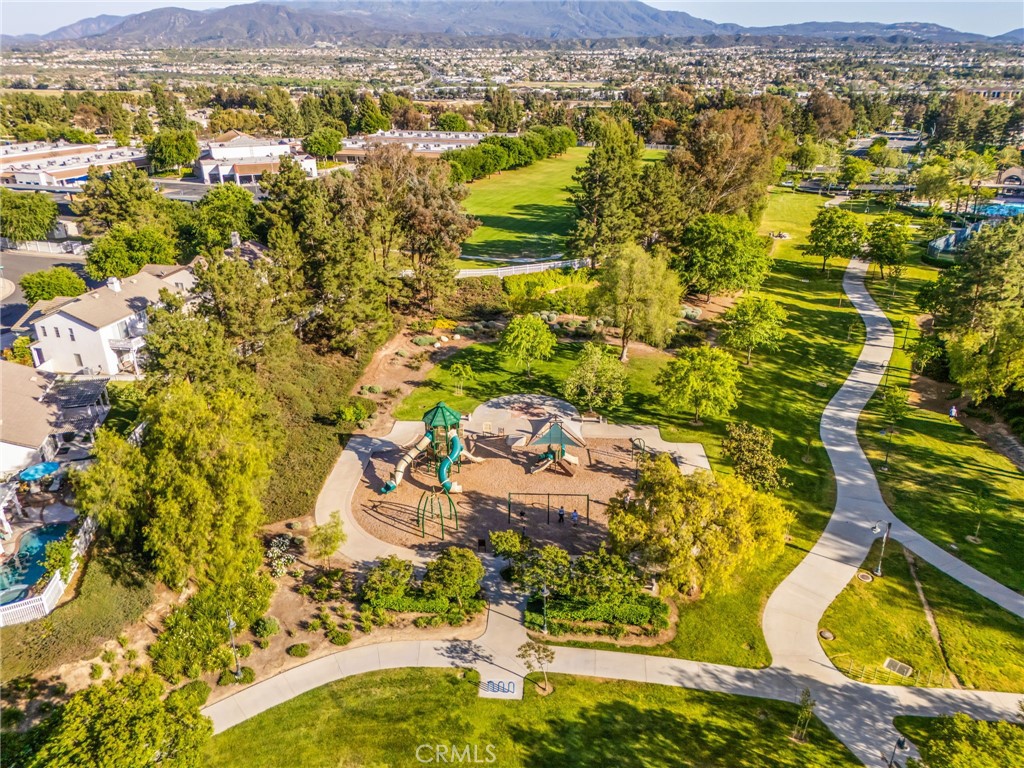 https://media.crmls.org/medias/d1bdae88-e6f4-4482-b613-b8dc31644a50.jpg?preset=X-Large