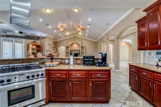 6116 Chadbourne Avenue, Riverside CA: https://media.crmls.org/medias/d1bf07ca-bd75-41fc-ae30-e8df02c140e8.jpg