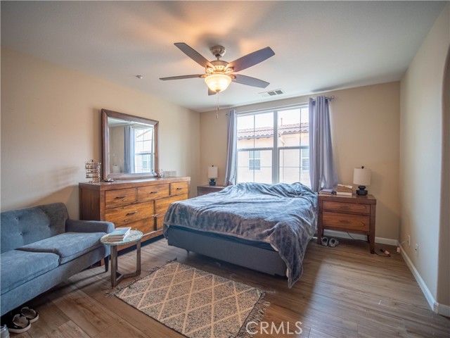 Image 8 of 24 For 4433 Owens Street 102