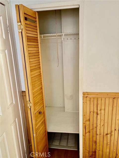 Detail Gallery Image 32 of 57 For 743 Woodland Rd, Crestline,  CA 92325 - 3 Beds | 2/1 Baths