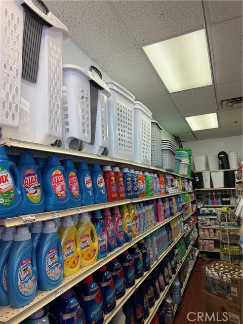 17480 Arrow Boulevard, Fontana CA: https://media.crmls.org/medias/d1c038c6-079b-4fdf-b764-2d40fc576754.jpg