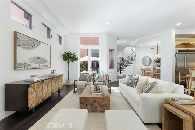 Detail Gallery Image 4 of 64 For 2516 Walnut Ave, Manhattan Beach,  CA 90266 - 5 Beds | 5/1 Baths