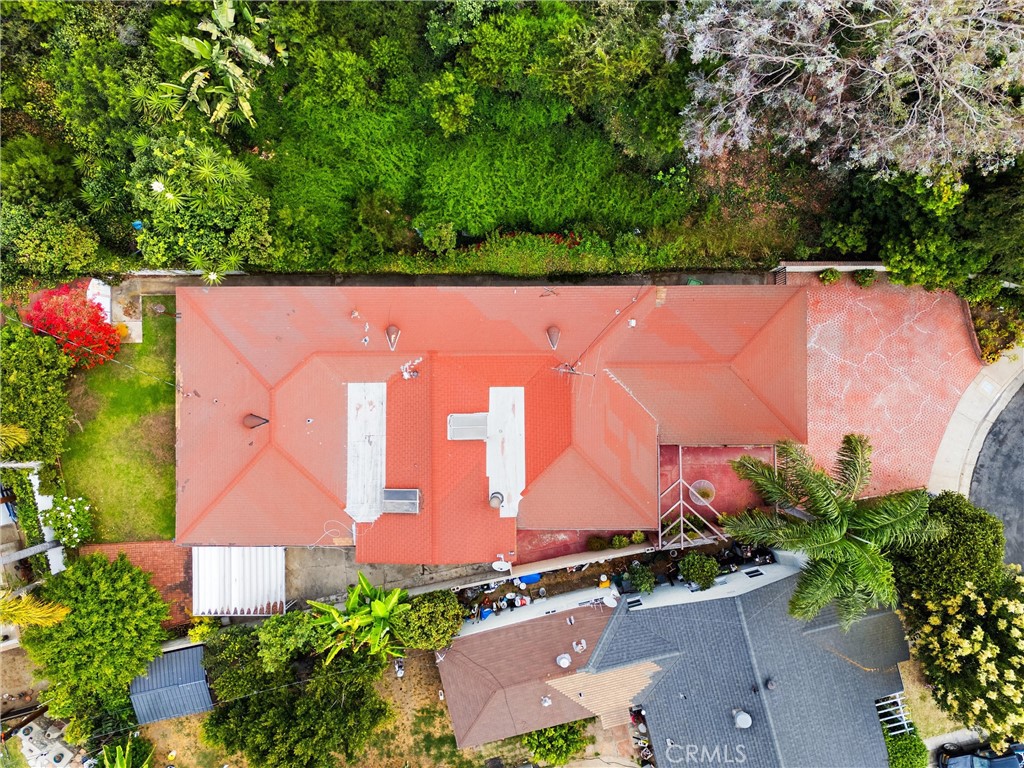 https://media.crmls.org/medias/d1c0b84e-e6a8-456a-a078-fe4792d31c5a.jpg?preset=X-Large