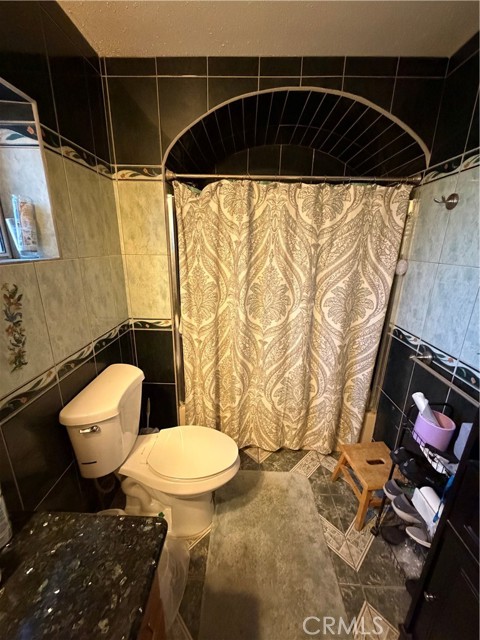 Detail Gallery Image 14 of 27 For 17312 Miller Ave, Fontana,  CA 92336 - 6 Beds | 6 Baths