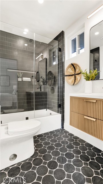 Detail Gallery Image 38 of 42 For 2735 Monogram, Long Beach,  CA 90815 - 5 Beds | 3 Baths